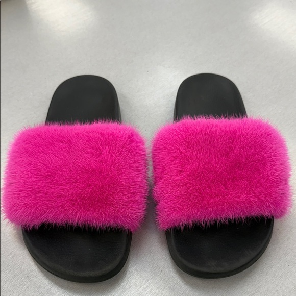 Givenchy Vibrant Pink Furry Slippers - Picture 1 of 11